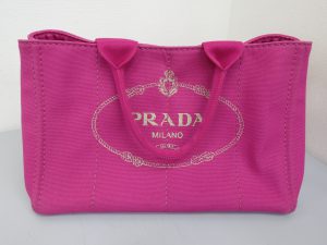 プラダ買取　カナパトート高価買取　　使わなくなった物