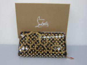 クリスチャンルブタン・高価買取・大阪神戸・ラウンドファスナー・レオパード×ゴールド・スタッズ財布・買取