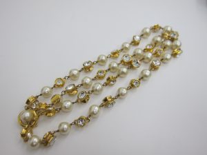 シャネル高価買取・大阪神戸ロングパールスワロフスキーネックレス買取