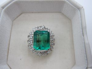 エメラルドリング・高価買取 大阪・神戸 宝石の断舎離 大粒色石・エメラルド買取