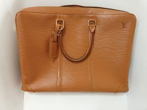 ルイヴィトン買取　使わなくなったビジネスバック高価買取大阪神戸