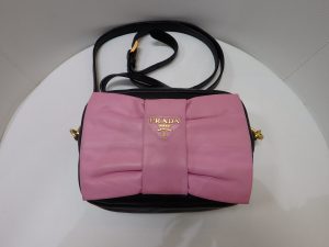 プラダ買取　ビックリボンショルダーバックＢＰ０１６６買取　大阪神戸　トートバッグ　ハンドバック　ポーチ
