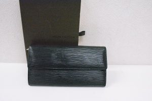 ルイヴィトン 買取 大阪神戸 エピ 旧ポルトフォイユ・サラ Ⅿ63742 高価買取