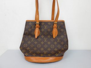 ルイヴィトン バケット(バケツ) 内側ベタベタでも買取可能