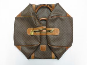 古い旅行用ボストンバッグ 捨てる前に無料査定へ ブランド買取