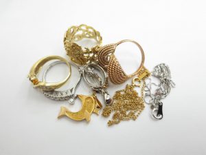 金・プラチナ・メレダイヤ 高価買取 使わないアクセサリーを売る