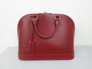 ルイヴィトン エピアルマ カーマイン 廃盤カラー 高価買取 バッグ査定